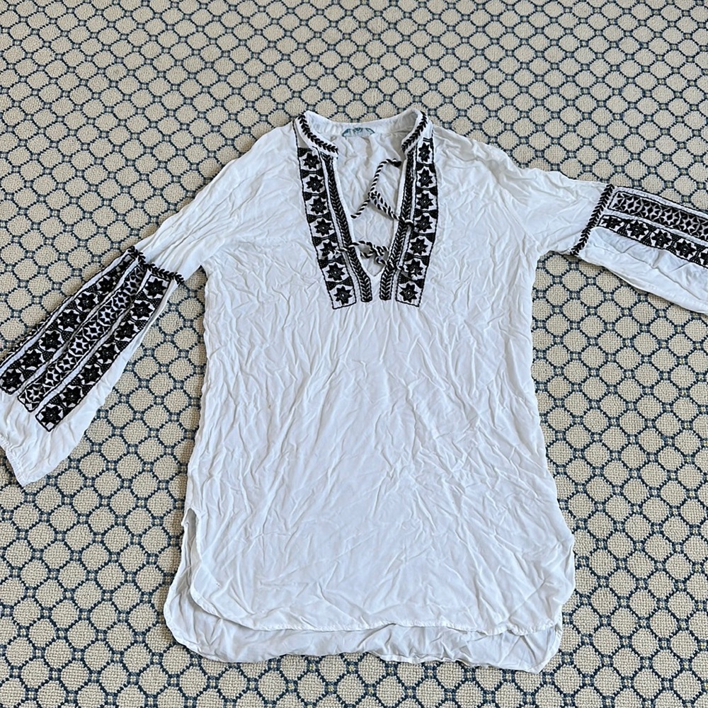 White embroidered size small blue Island beach, cover-up with ties